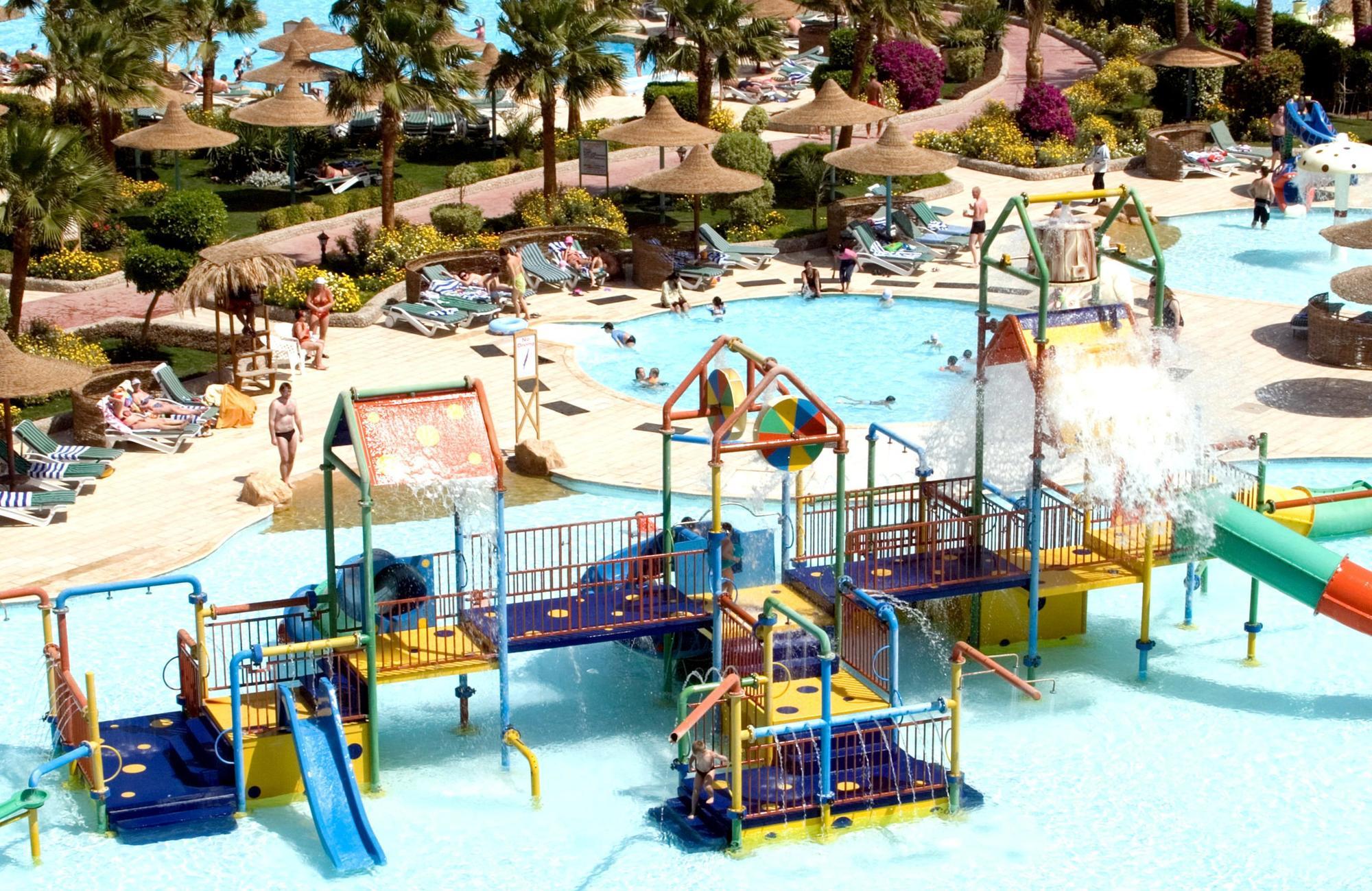 Titanic Aqua Park Resort - Families And Couples Only Hurghada Exteriér fotografie